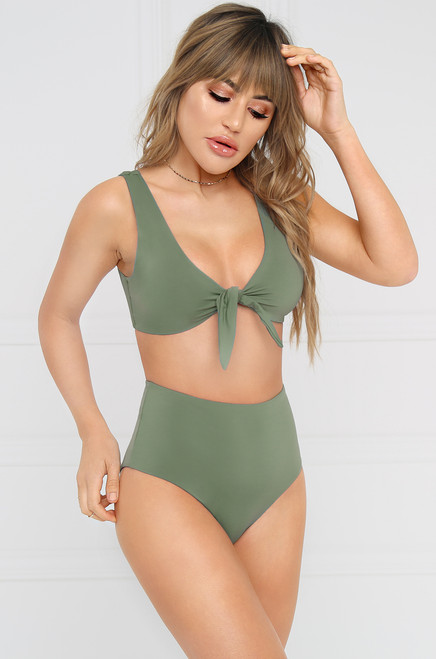 Circle cum jerk Fantasy island bikini